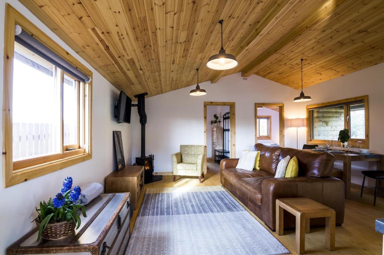 Laurel Lodge - 2 Bedroom Log Cabin - St Florence Saint Florence Exteriér fotografie