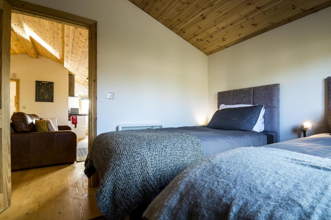 Laurel Lodge - 2 Bedroom Log Cabin - St Florence Saint Florence Exteriér fotografie